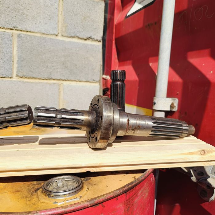 Продам вал на вом.МТЗ