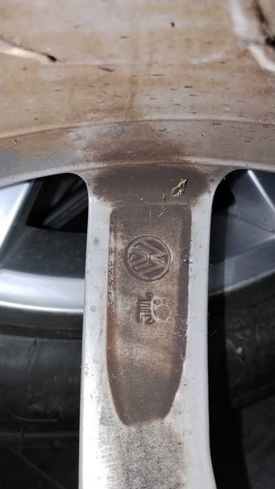 Джанти с гуми за Vw .