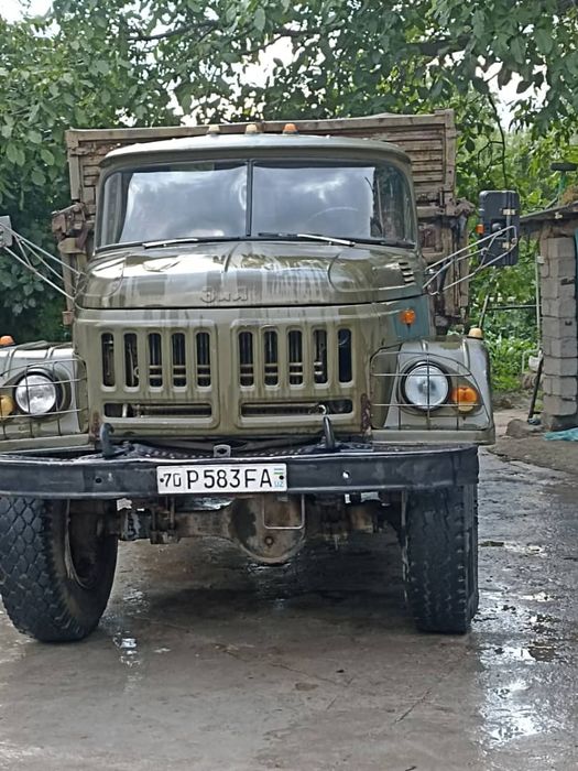 Zil yuk mashinasi sotiladi
