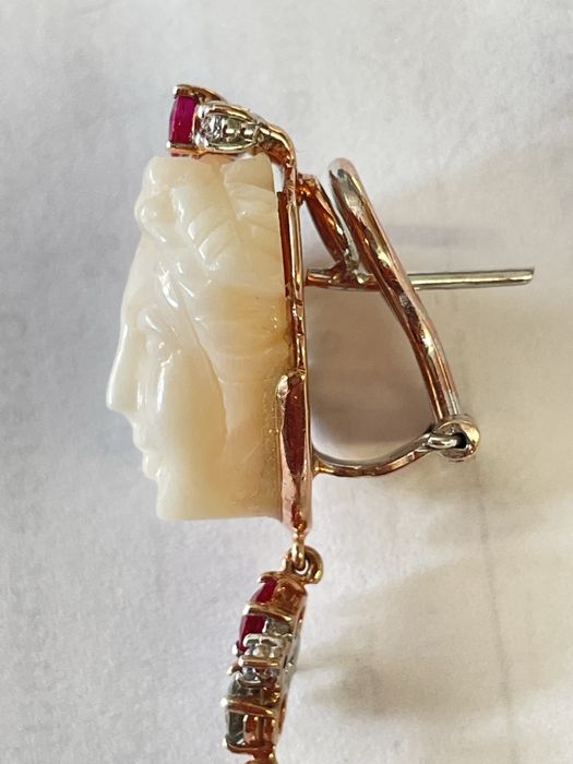 Cercei aur 18k cu diamante si camee.