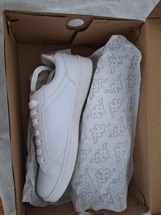 Нови кожени кецки