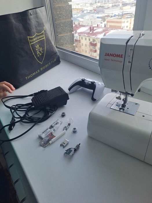Продам швейную машинку