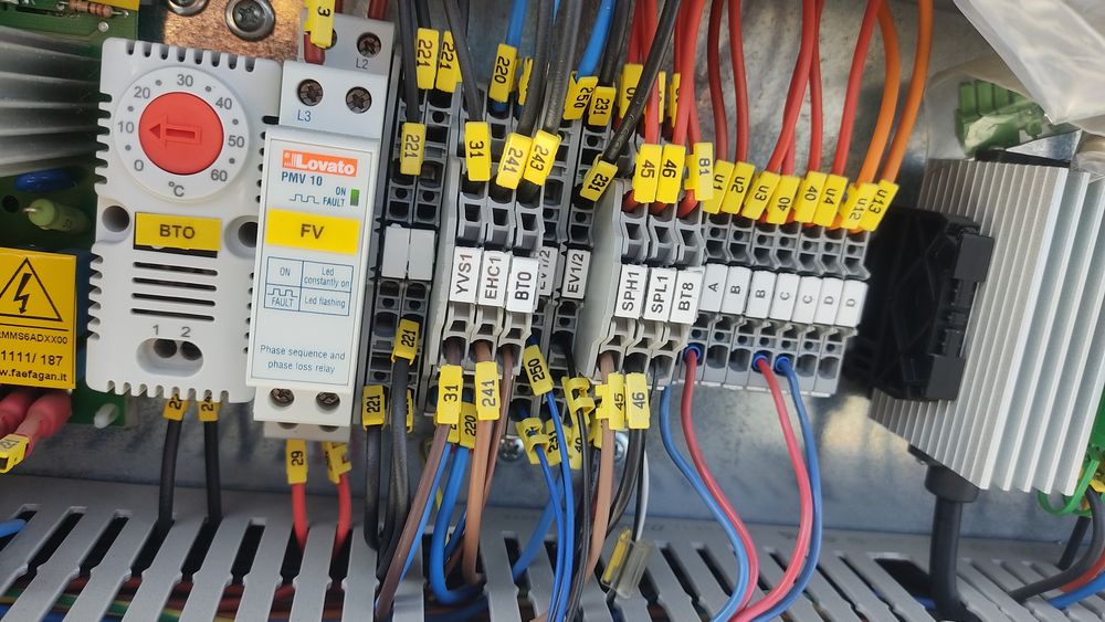 КИПиА ,Электрик , Электрослесарь КИПиА . Стаж более 20 лет