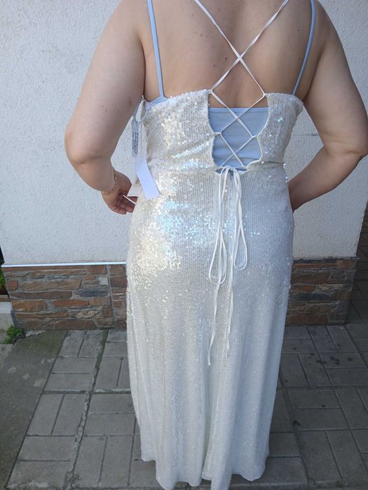 Официялна дълга рокля