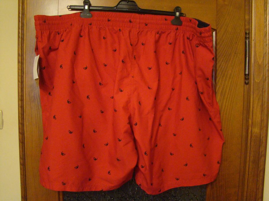 Нови , много големи , къси гащета