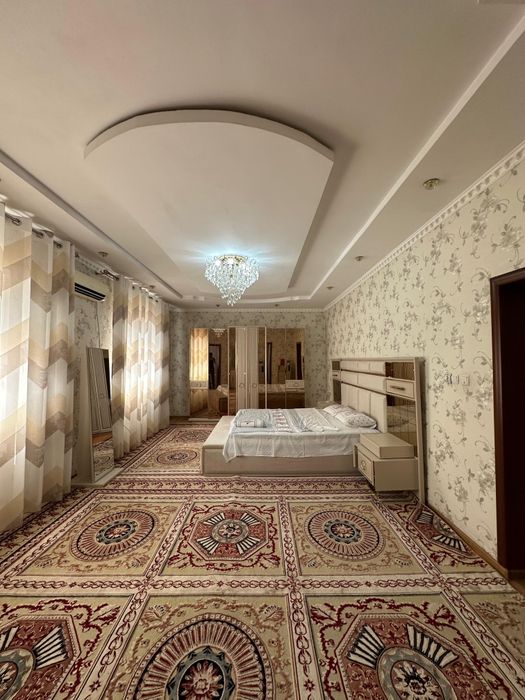 Два дома на участке в микрорайоне "САМАЛ-2".