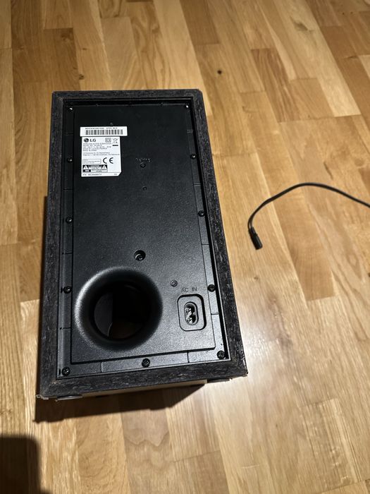 Vand boxa LG folosita