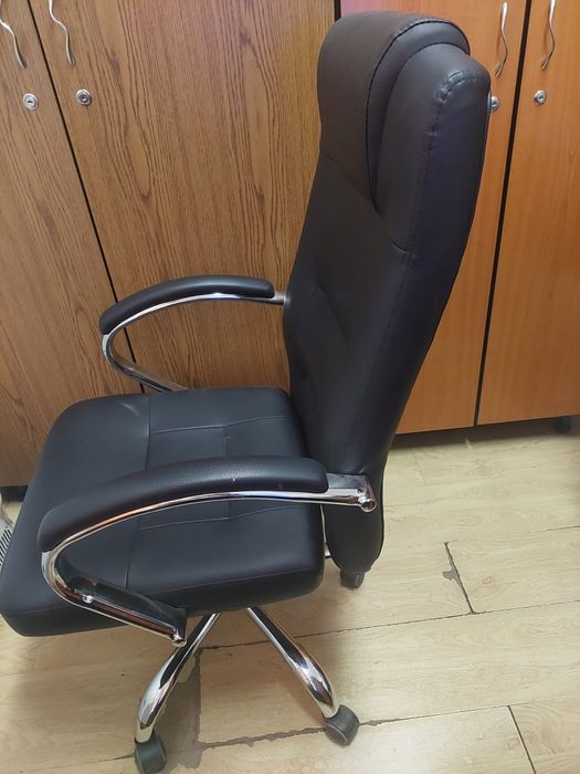 Scaun directorial Slash