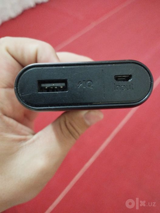 Powerbank sotiladi holati ideal narxi 160 ming sigimi 10 000 mah