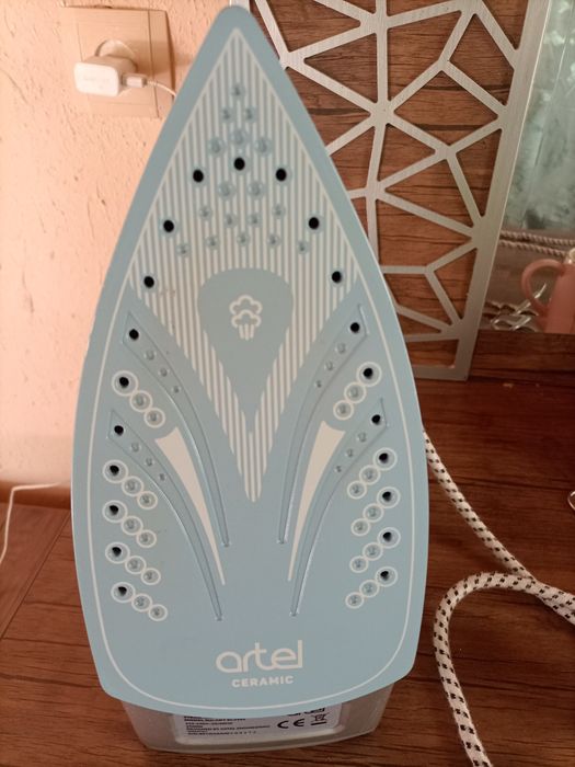 Sotilada srochna artel dazmol yangi. Продается утюг артел новый