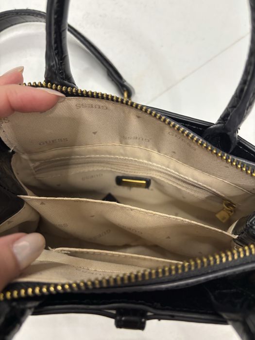 Дамска чанта Guess черна