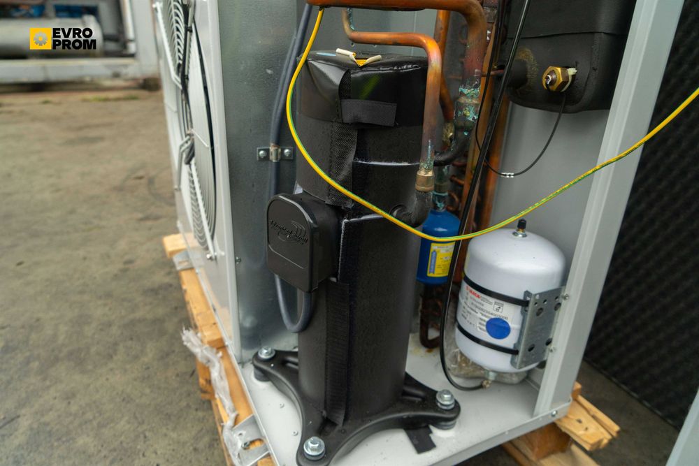 Chiller răcit cu aer CLIMAVENETA I-BX 015T – 15.5 kW | chiller 15 kw pret | Nou | Modul hidraulic | Inverter