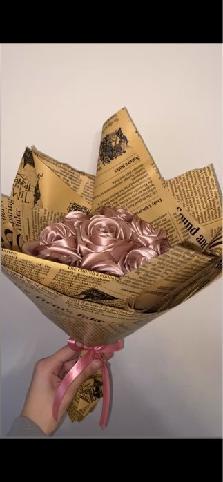 Trandafiri din satin