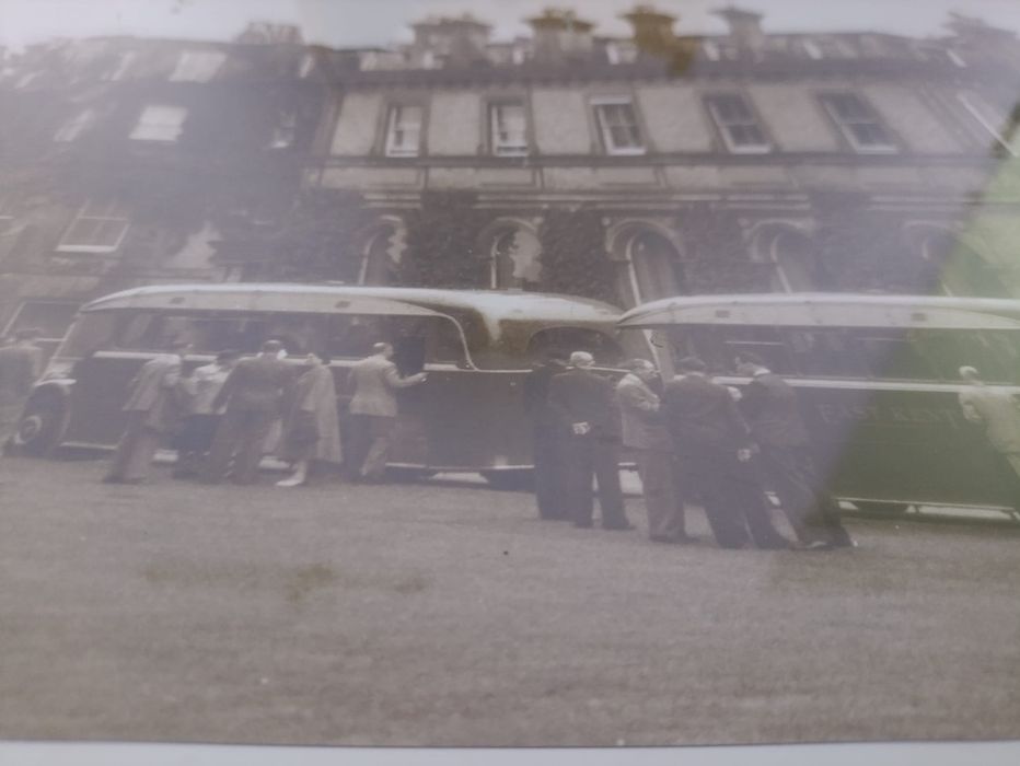 Tablou de Colecție „Tunbridge Wells, the Spa Hotel 1955„ Fotografiată de Francis Frith Printat De Mașini oficiale original Francis Frith Collection