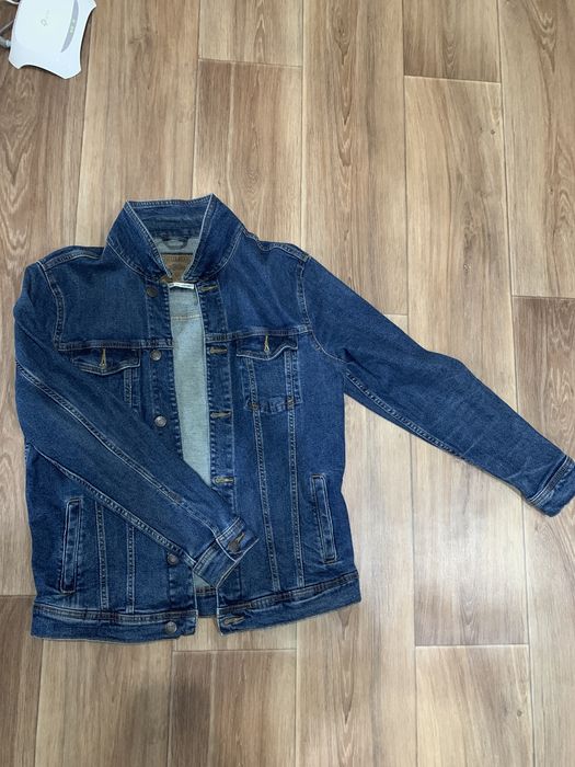 Джинсовая куртка
