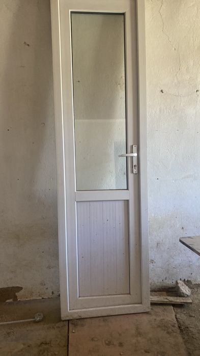 Пластик есік сатлады