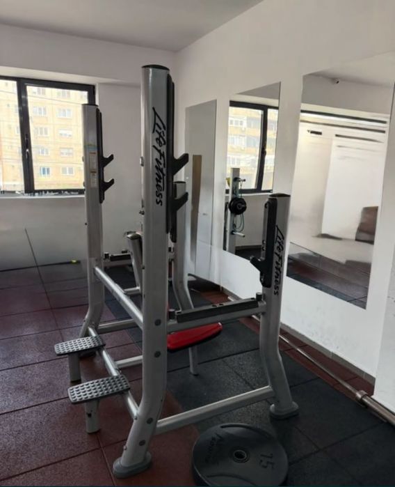 LifeFitness shoulder press