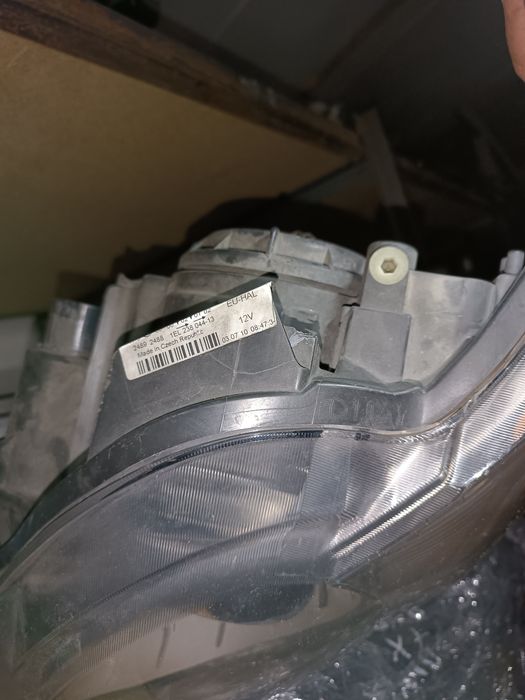 Ягуар XF ляв фар