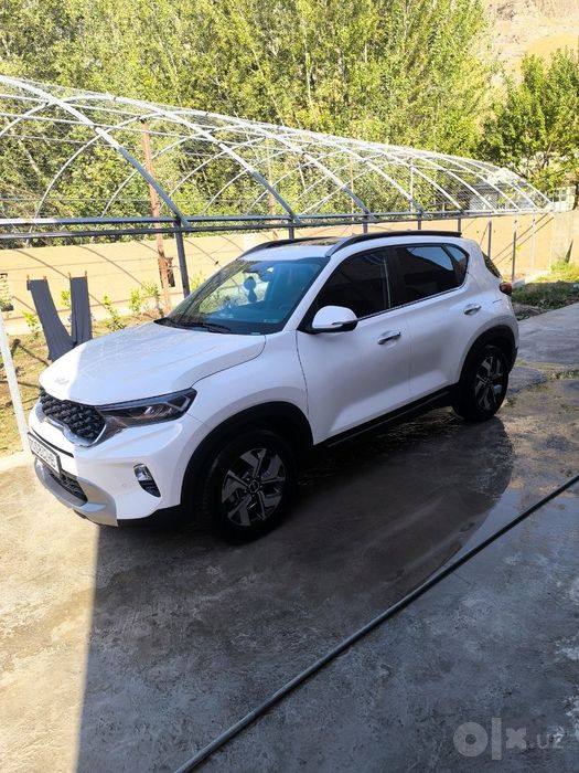 KIA Sonet оқ рангли
