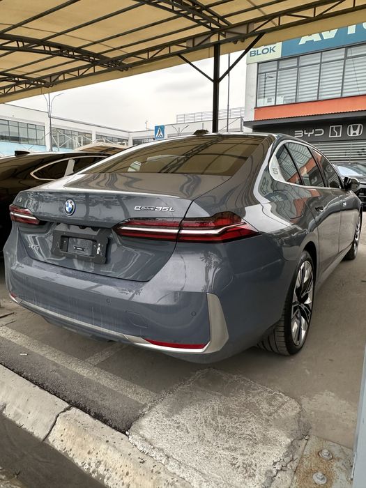 BMW i5 35L eDrive 2024 с пробегом в наличии