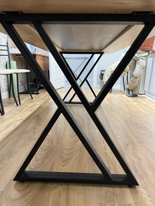 Срочно продою стол и стулья Алматы