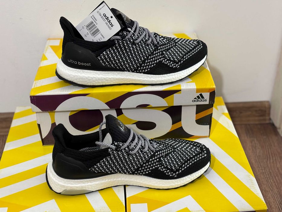 Мъжки маратонки Adidas Ultra Boost Uncaged, черно-бели - 40, 44