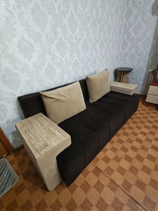 Продаётся раскладной диван.