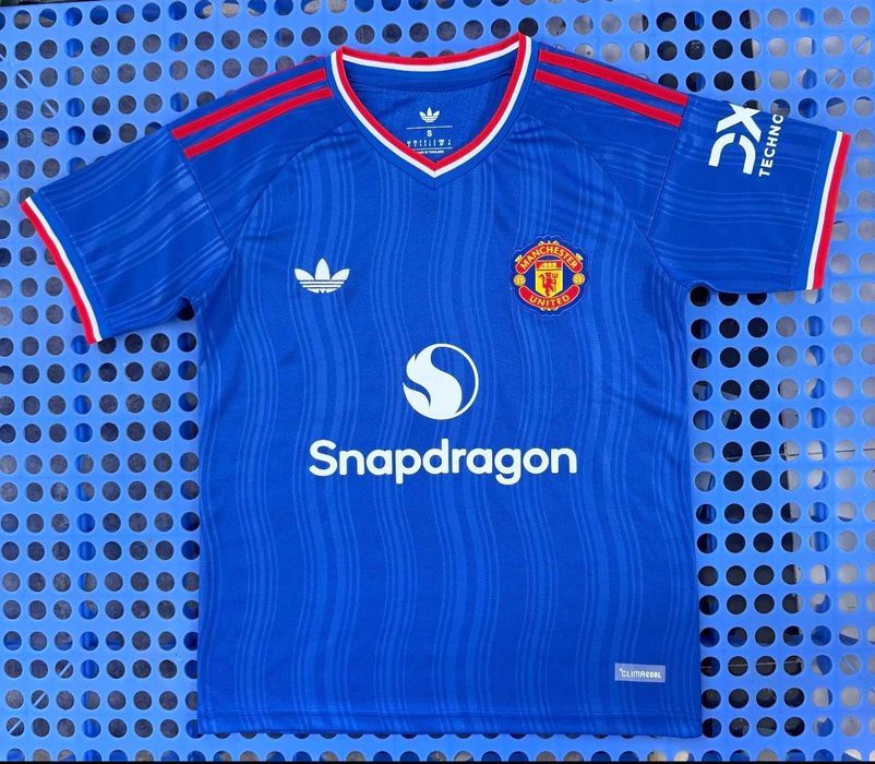 Футболни тениски на Манчестър Юнайтед / Manchester United