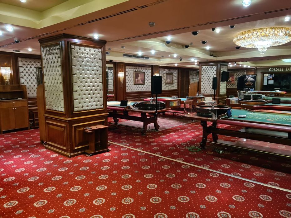 Lichidare stoc Casino mese poker blackjack roti ruleta jetoane tot