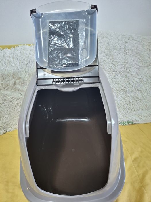 Закрита котешка тоалетна