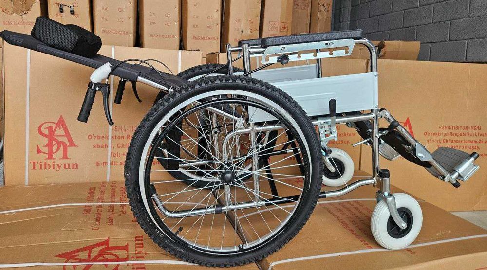 Инвалидная коляска с спинкой и горшоком