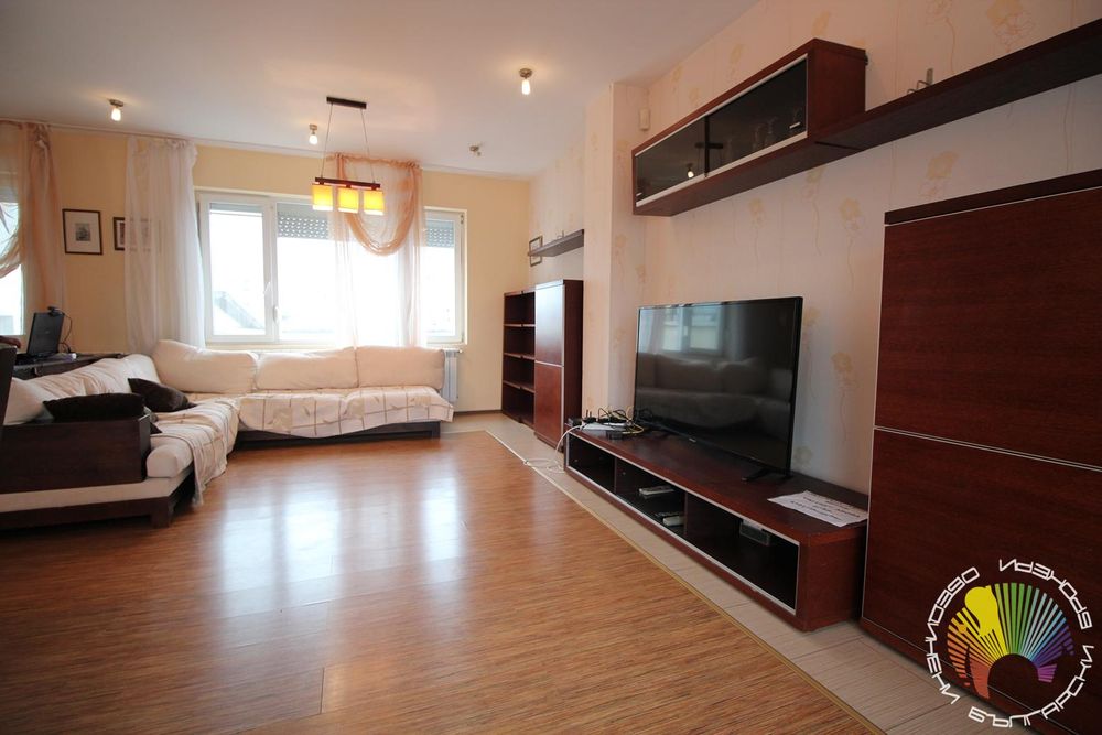 Дава се под наем Многостаен апартамент в Бургас, Лазур - 240 кв.м за 1000 € - Снимка #2