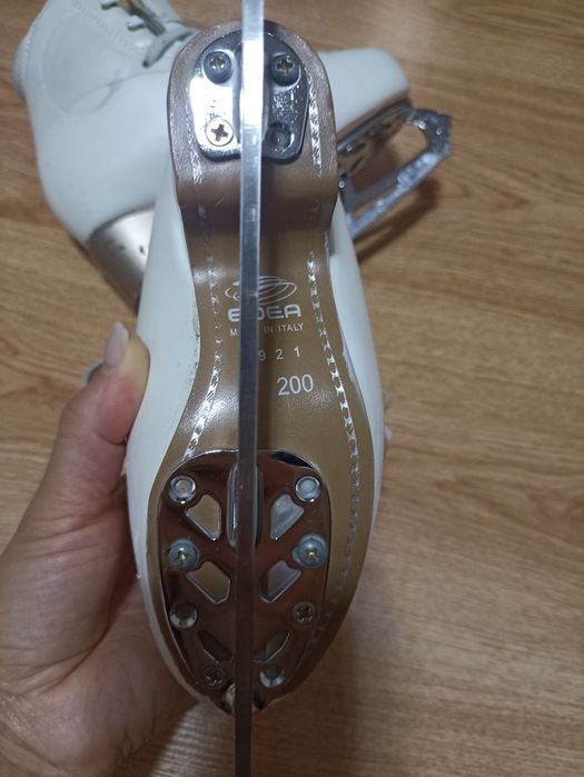 Коньки для фигурного катания. 200 размер.