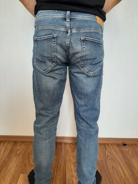 Молодежные джинсы "Колинс"