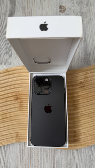 Продается Apple iPhone 14 Pro 128 ГБ Space Black