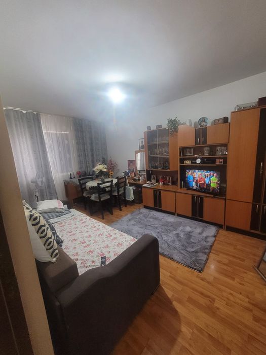 Vănd apartament.