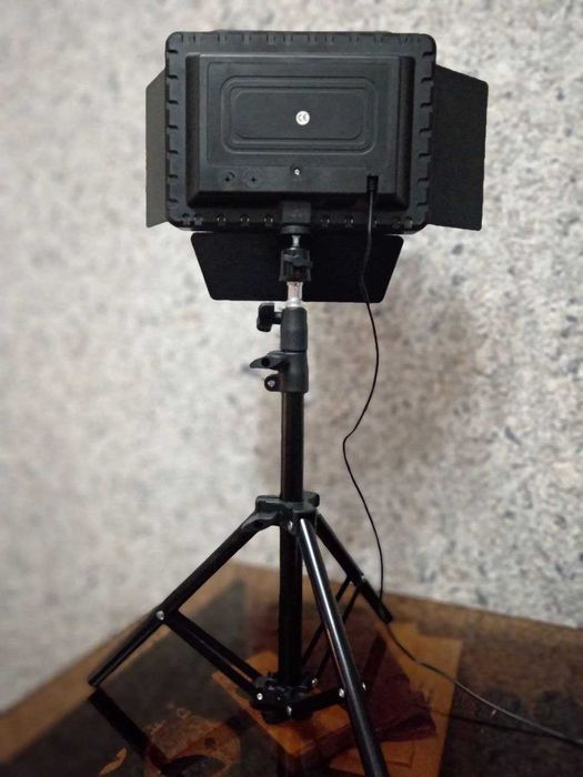 Прожектор.Освитительное прибор