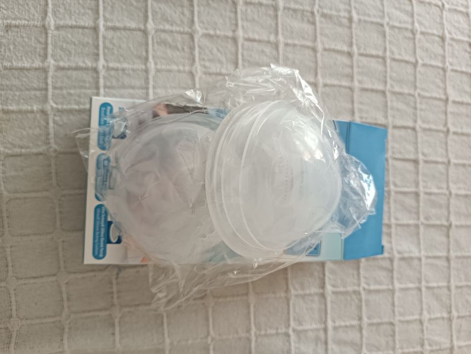 Нови протектори за гърди в опаковка