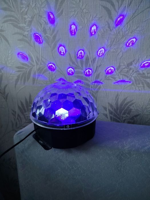 Световая музыкальная колонка