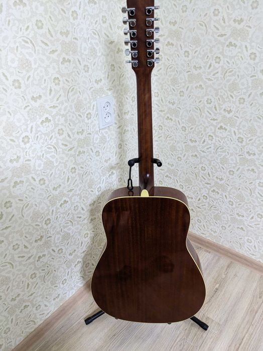Гитара акустическая 12-тиструнная Ямаха
