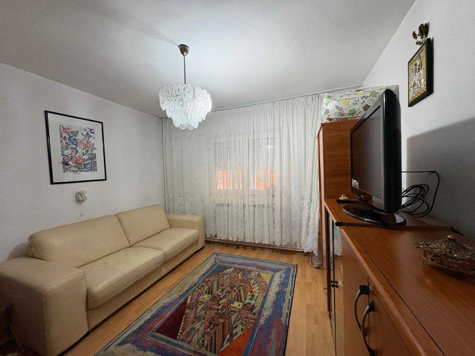 Apartament cu 3 camere de vanzare in Oltenita jud. Calarasi in zona Centrala