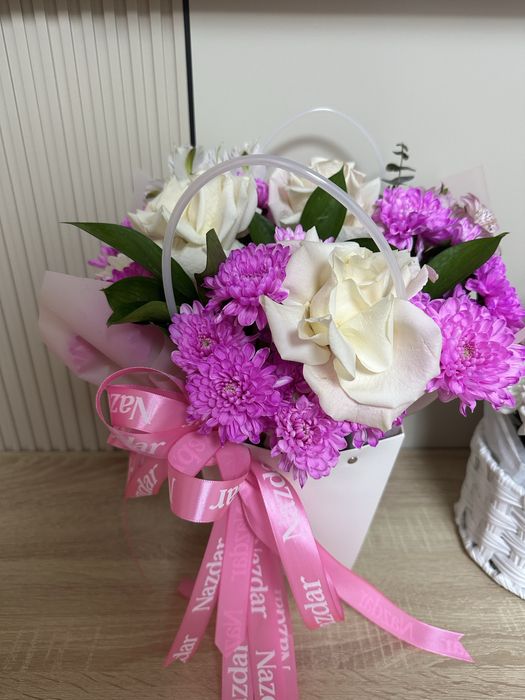 Продам цветы в корзинке