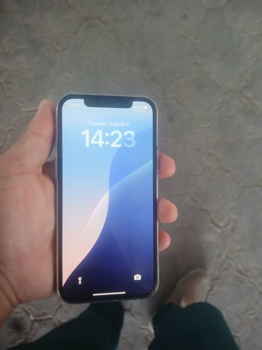 Iphone 12 holati zor
