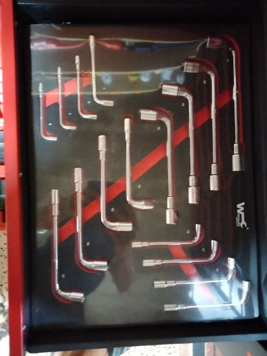 Lada de scule Profesionala completa cu 7 Rafturi .