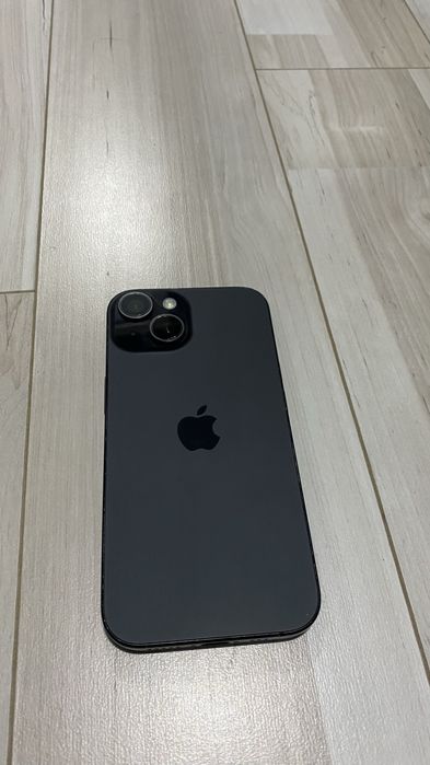 Продам айфон 15 срочно