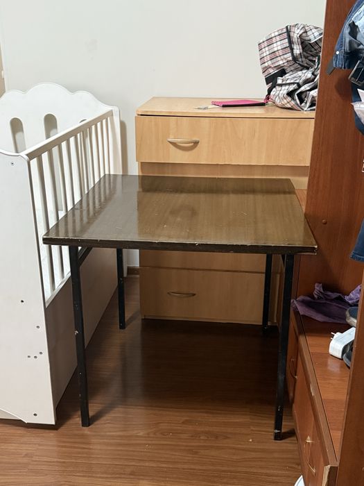 Продам стол! Размер 80Х80см