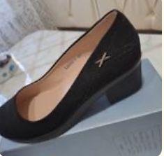 Продам туфли черные новые, размер 40