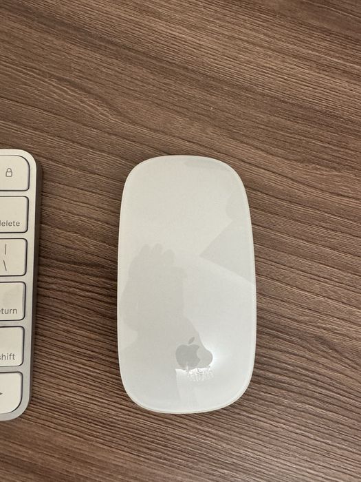 Apple Magic Mouse & Keyboard