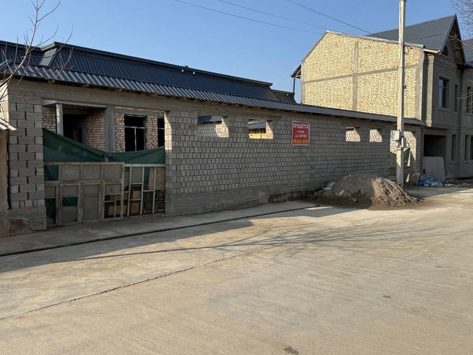 Abdurahmonovda 2 yonma yon 6 xonali uy sotiladi