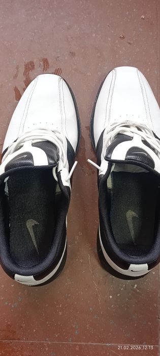 Нике голф естествена кожа